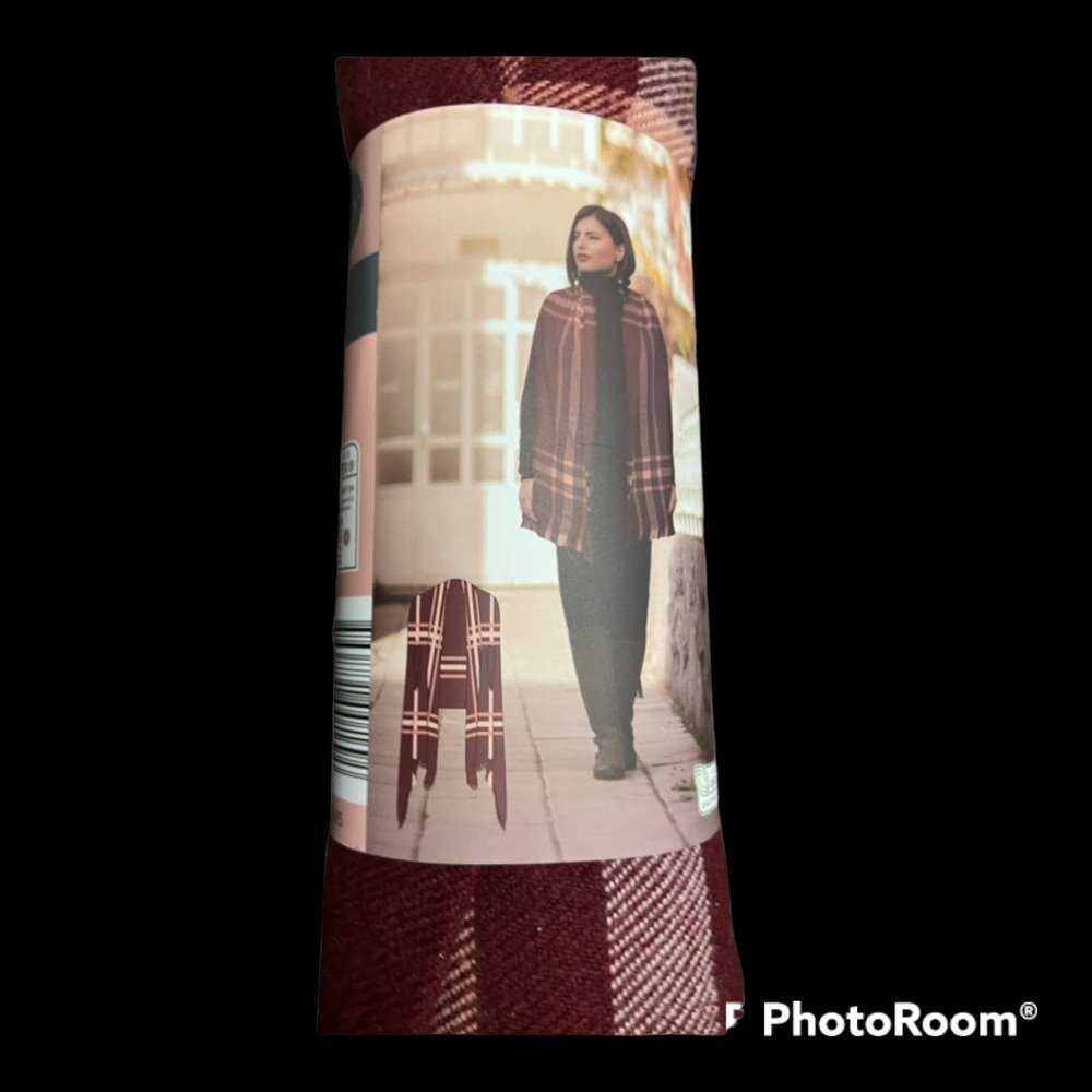 Ladies Scarf Poncho - Picture 3 of 11